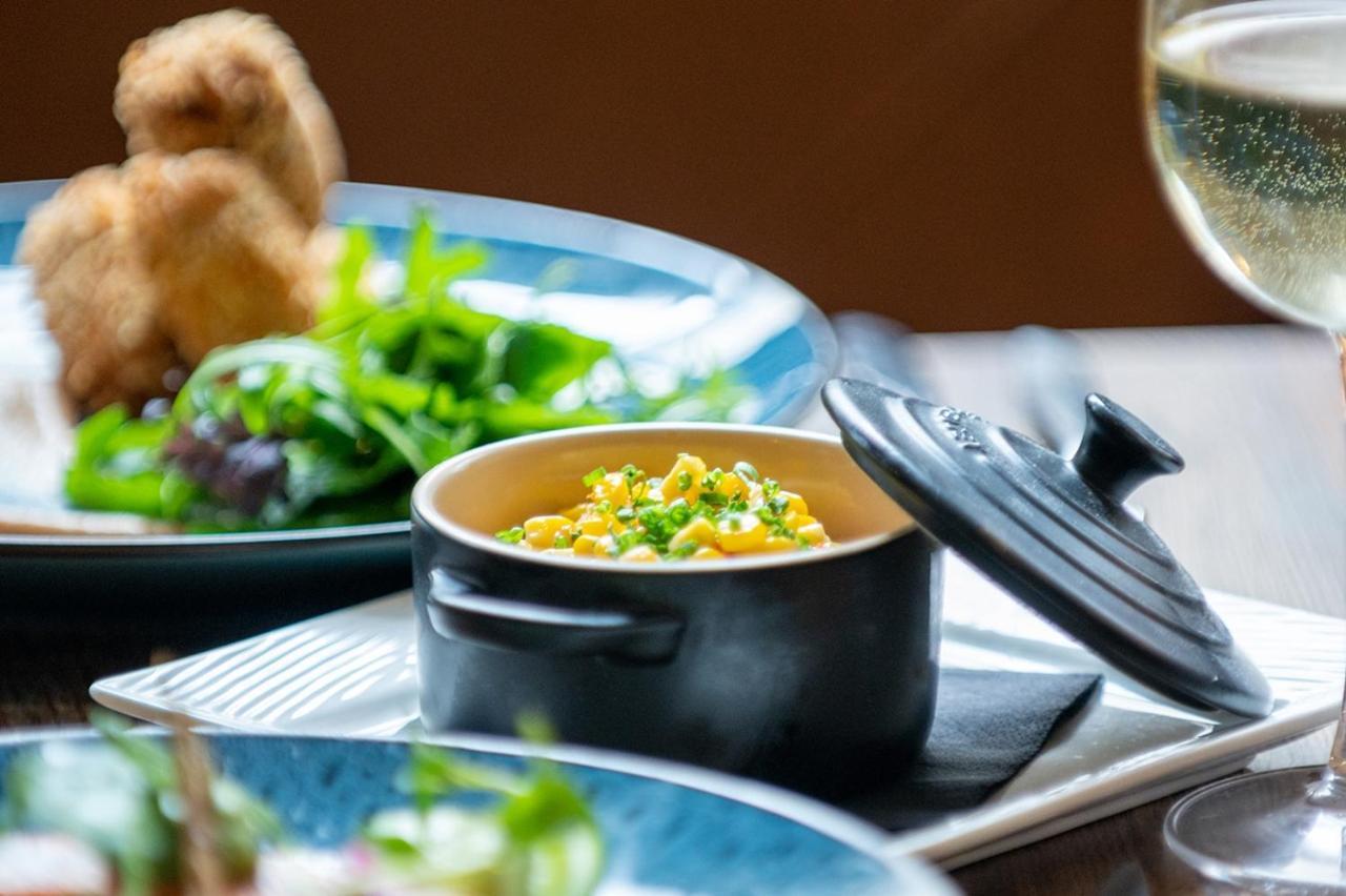 The Chequers Hotel Newbury  Ngoại thất bức ảnh