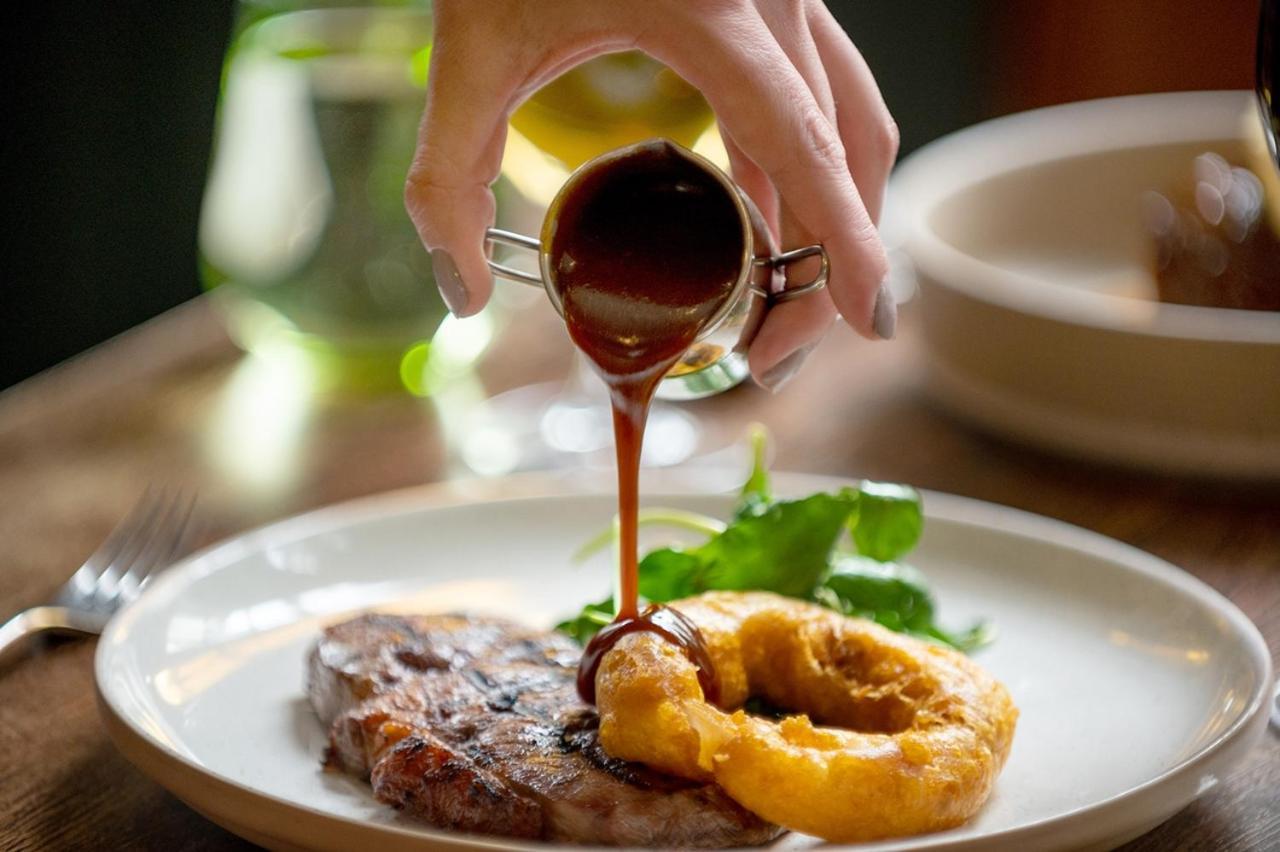 The Chequers Hotel Newbury  Ngoại thất bức ảnh