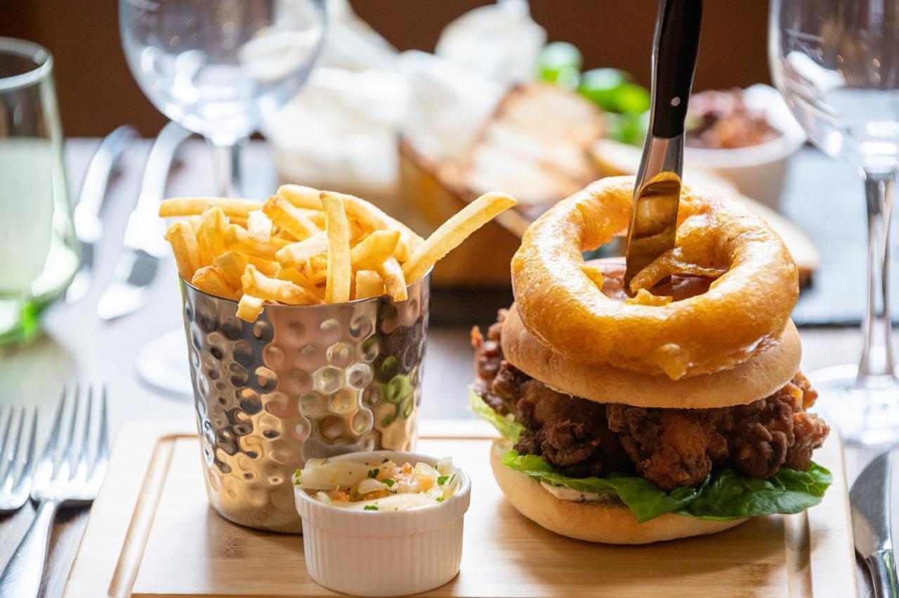 The Chequers Hotel Newbury  Ngoại thất bức ảnh