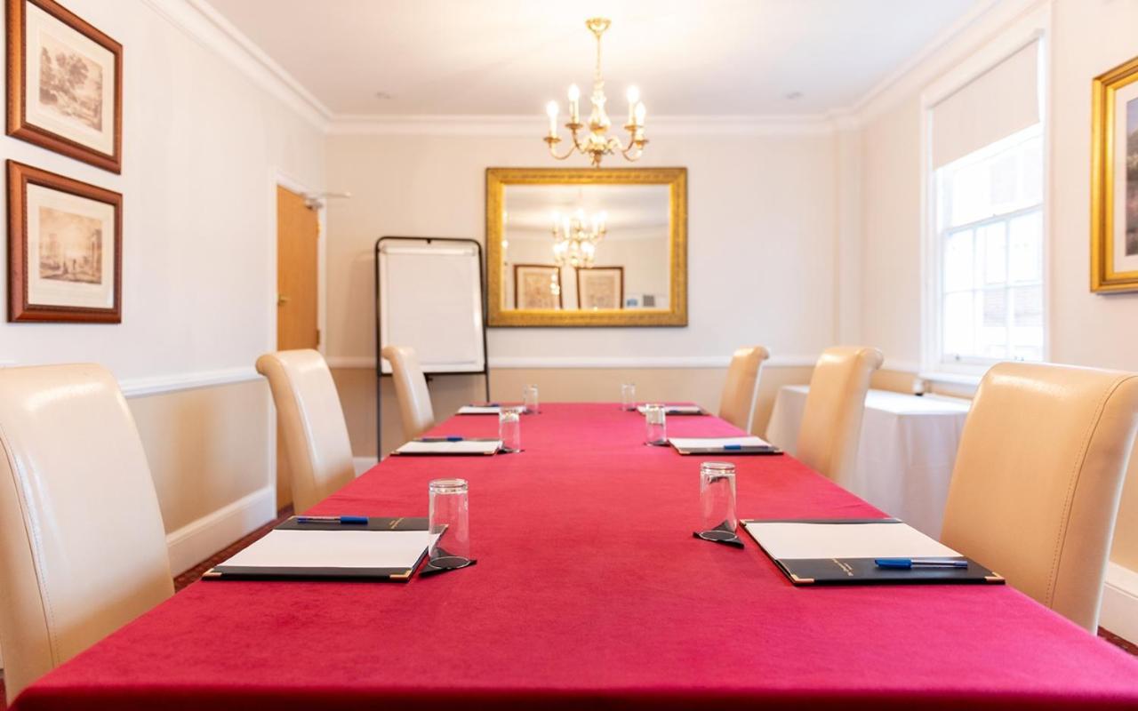 The Chequers Hotel Newbury  Ngoại thất bức ảnh