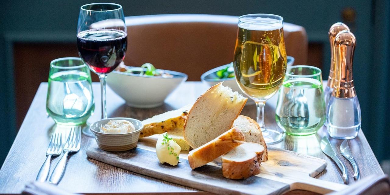 The Chequers Hotel Newbury  Ngoại thất bức ảnh