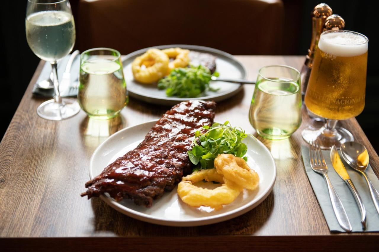 The Chequers Hotel Newbury  Ngoại thất bức ảnh