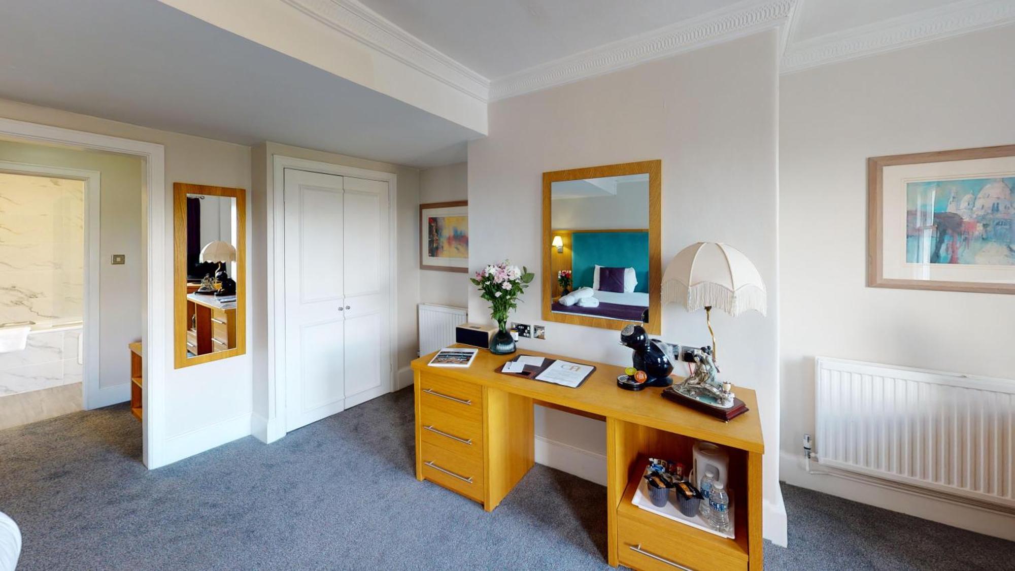 The Chequers Hotel Newbury  Ngoại thất bức ảnh