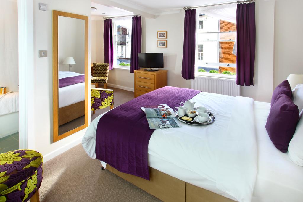 The Chequers Hotel Newbury  Ngoại thất bức ảnh