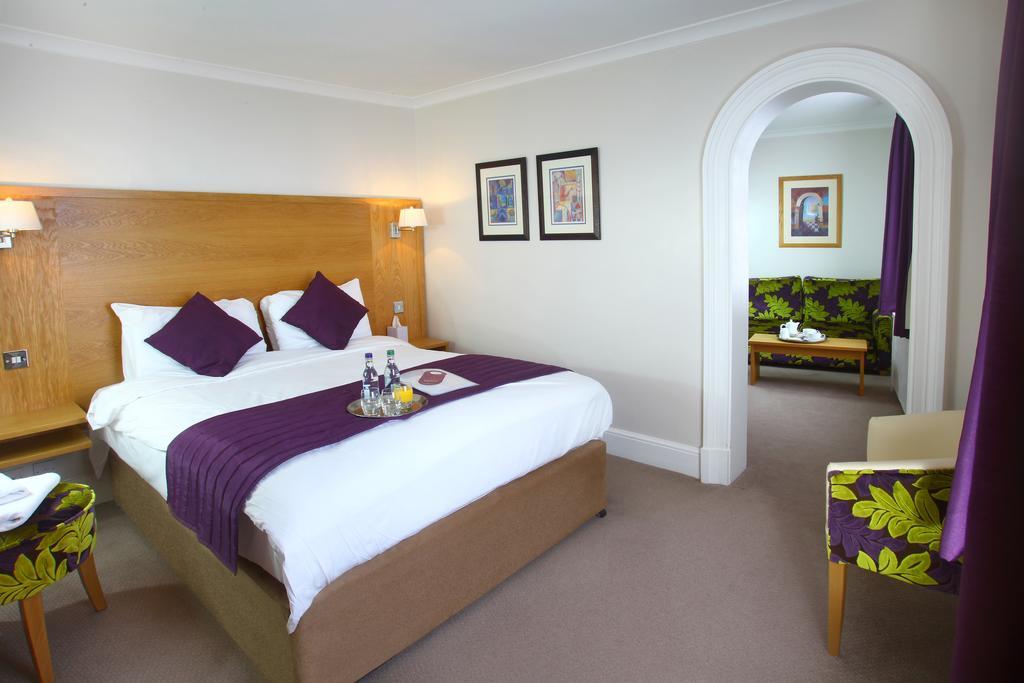 The Chequers Hotel Newbury  Ngoại thất bức ảnh