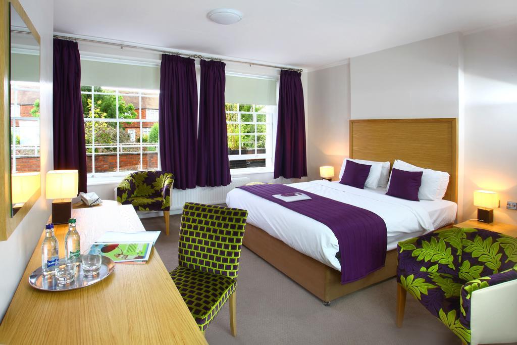 The Chequers Hotel Newbury  Ngoại thất bức ảnh